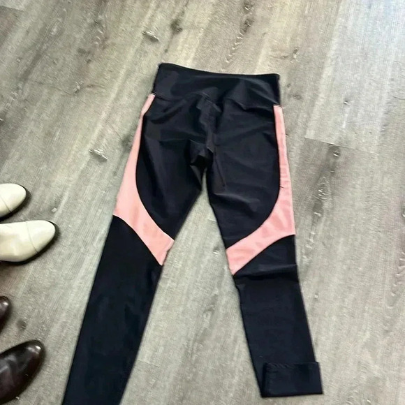 P.E. NATION  The Chasse Legging Black/Salmon
Regular price$140 Size Large - Picture 6 of 6